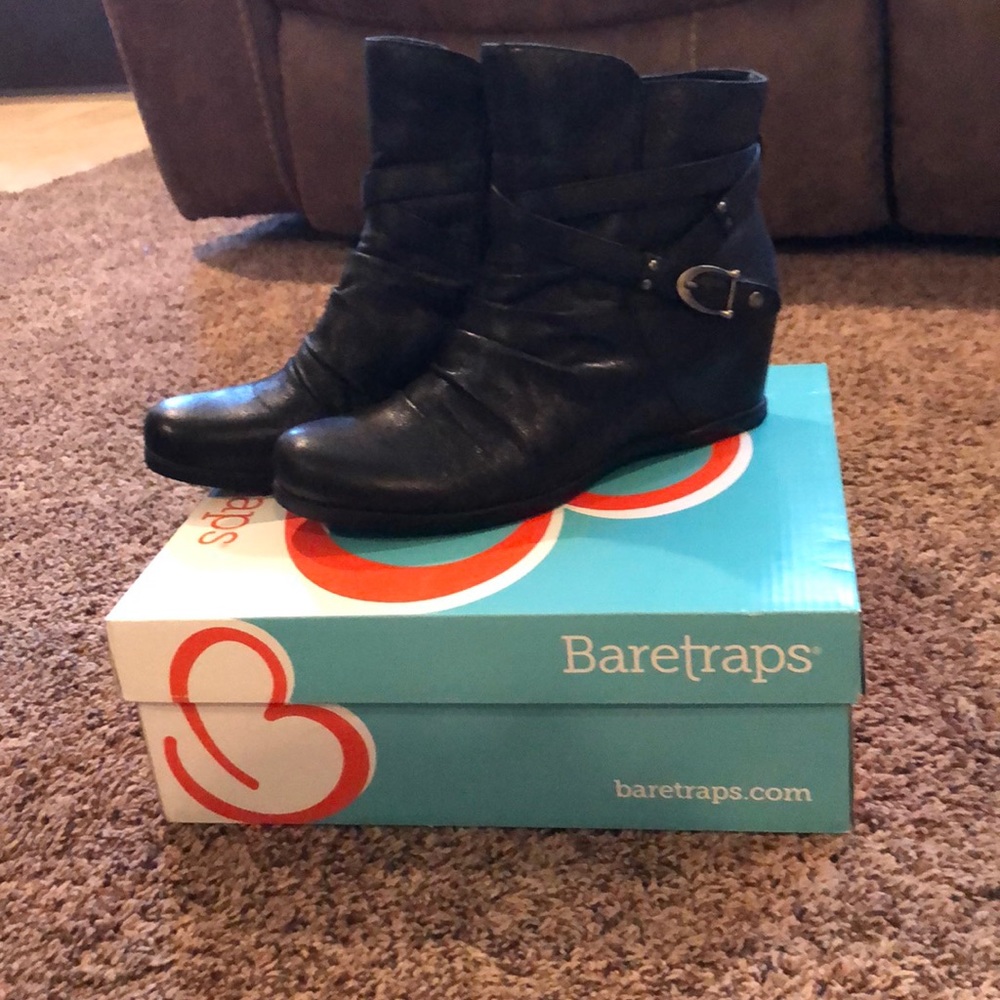 Baretraps ankle bootie